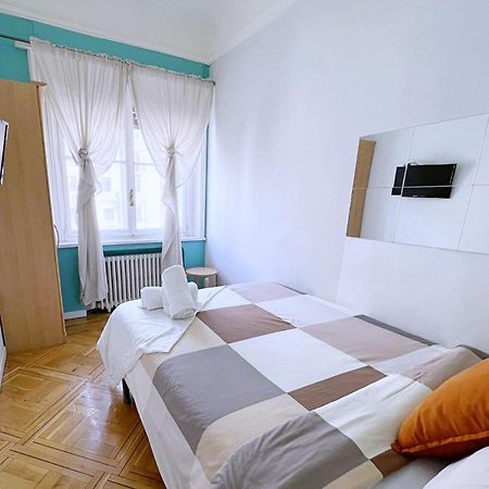 Apartamentos Econostay Plaza De Espana Madrid Buitenkant foto