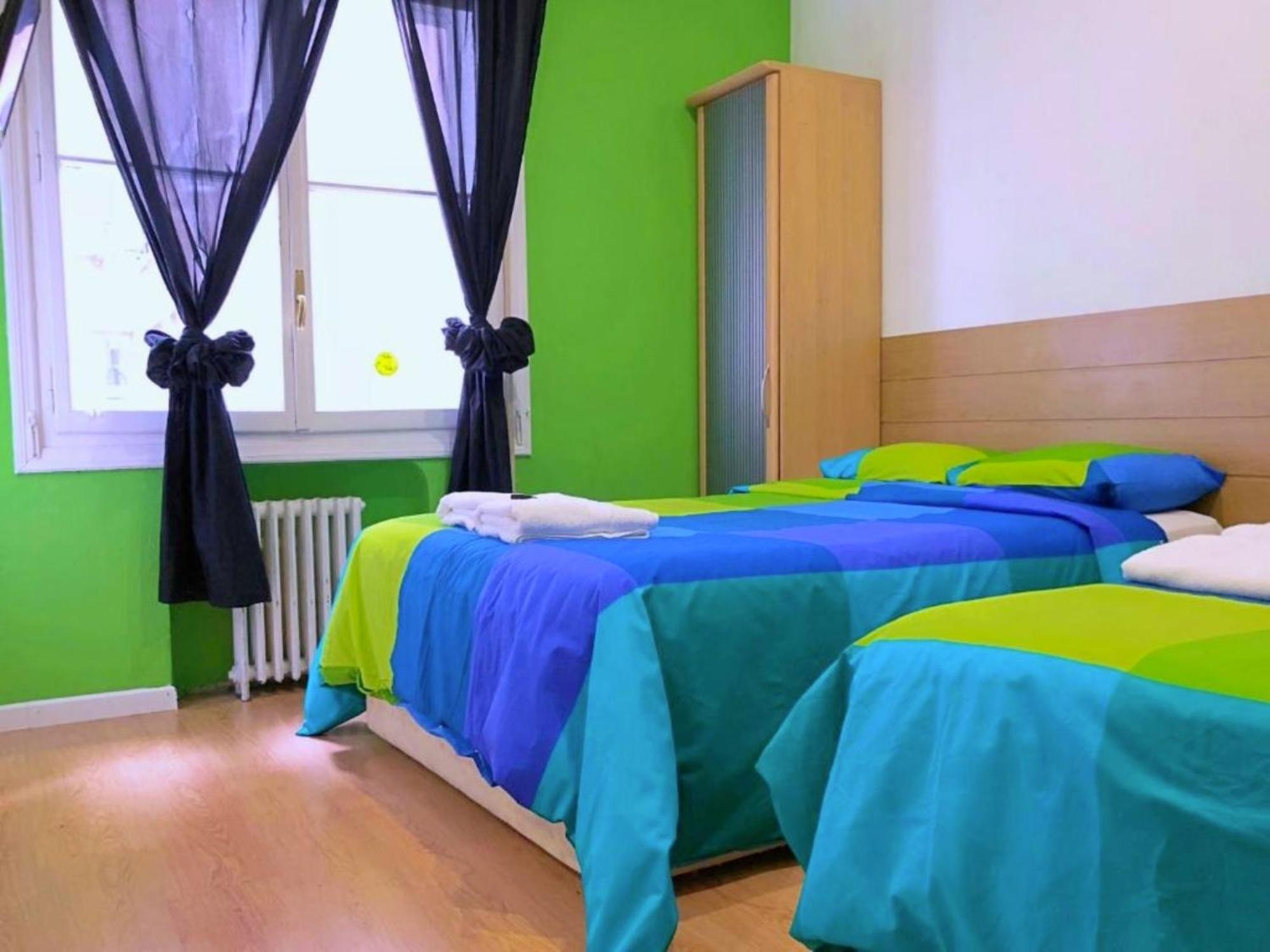 Apartamentos Econostay Plaza De Espana Madrid Buitenkant foto